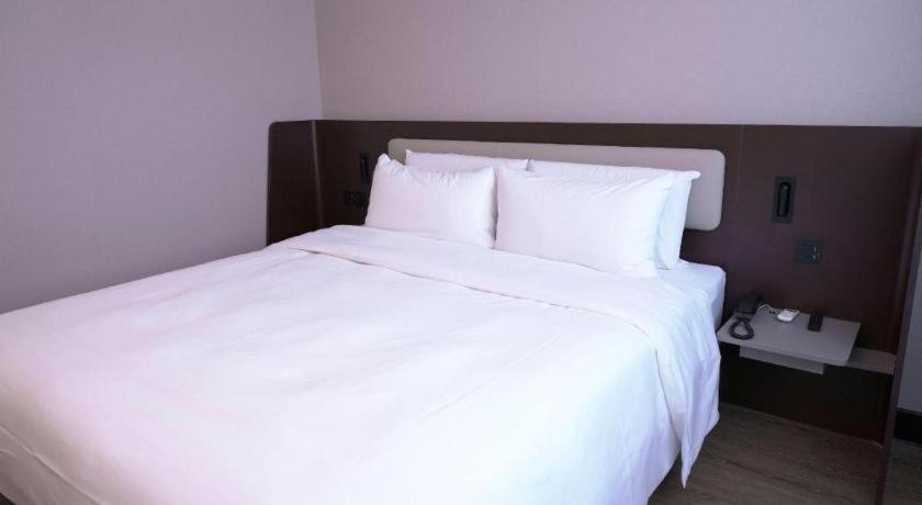 Hanting Hotel Beijing Wangfujing Zewnętrze zdjęcie